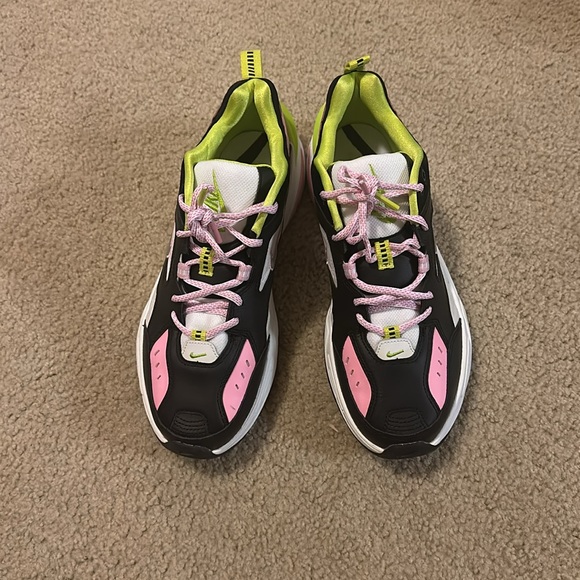 Nike shoes - Picture 2 of 9